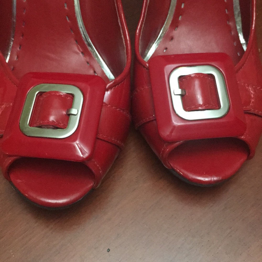 Gianni Bini peep toe